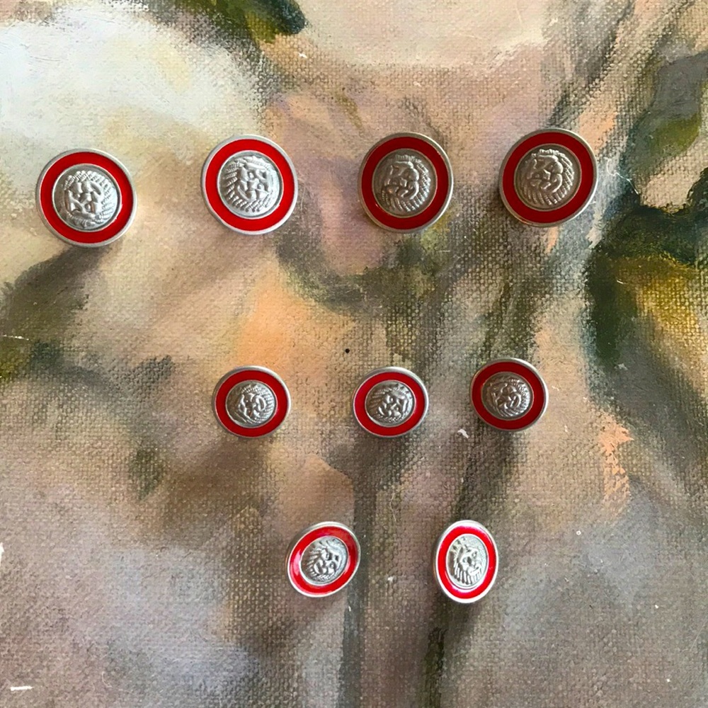 Blazer buttons